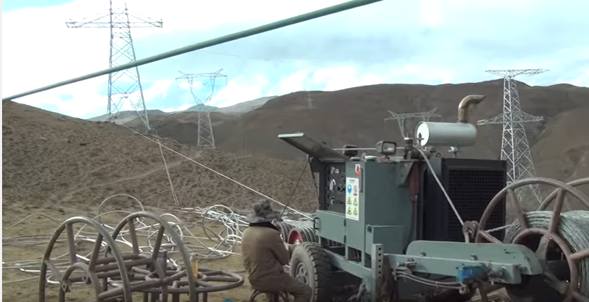 บล็อกบริษัทล่าสุดเกี่ยวกับ For 500kv overhead line transmission tools project,what tools and equipments are must?