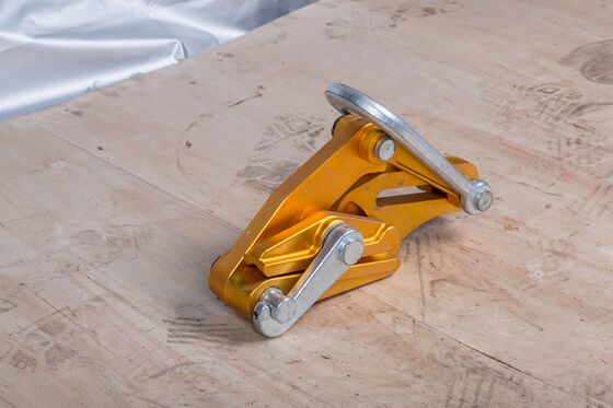 ซื้อ Lightweight Aluminum Alloy Power Cable Clamp with Secure Grip Design and Weather Resistant for 40kN Load Capacity online manufacture