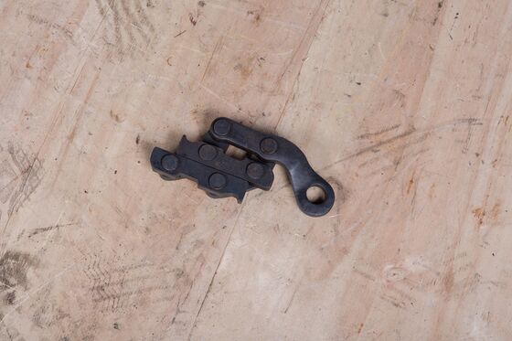 ซื้อ จับจับสายไฟฟ้าความแข็งแกร่งสูง ด้วยความจุ 12 KN สําหรับการยืดสายไฟฟ้าขนาด 16-50mm2 online manufacture