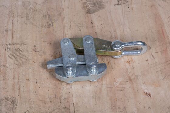 ซื้อ Heavy-Duty Wire Pulling Grip with 50-200 KN Rated Load for Anti-Twist Steel Rope and Cable Tensioning online manufacture