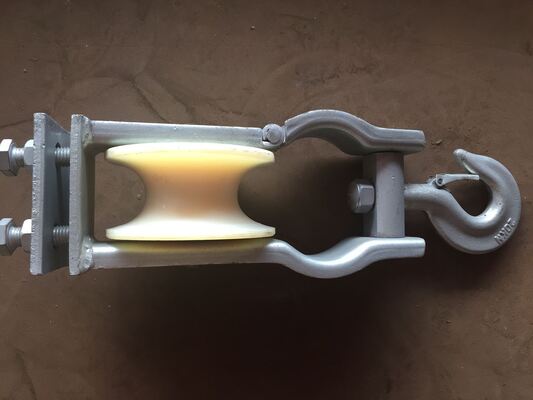 ซื้อ รอกสำหรับติดตั้งสายบนเสาไฟฟ้าแบบสากล พร้อมการออกแบบตะขอ และขนาดล้อ 120x58 มม. สำหรับการติดตั้งสายส่ง online manufacture